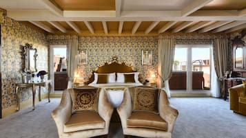 Suite presidencial, 1 cama King size, Terraza | Ropa de cama de alta calidad, edredón y minibar