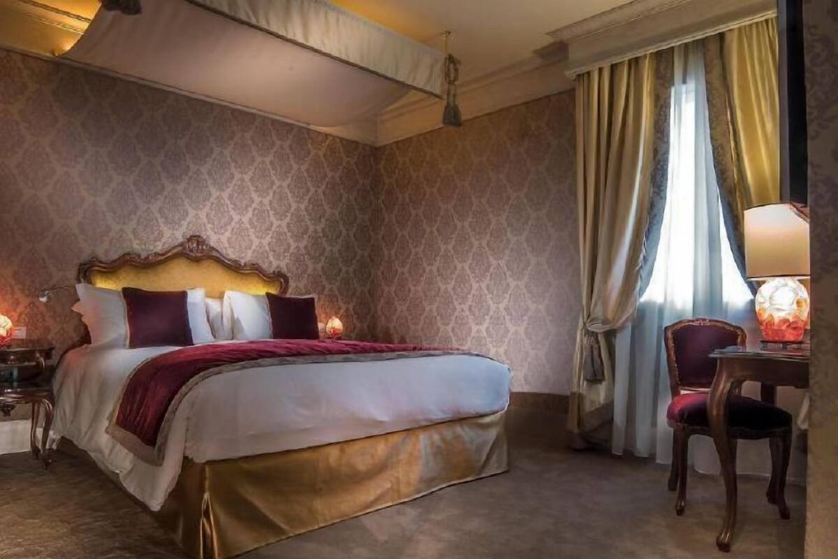 Hochwertige Bettwaren, Daunenbettdecken, Minibar, Zimmersafe