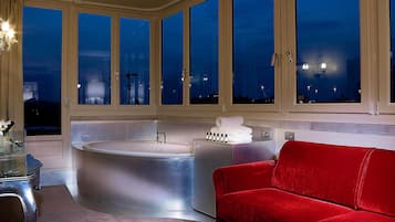 Executive Suite, 1 King Bed, Terrace | Premium bedding, down duvets, minibar, in-room safe