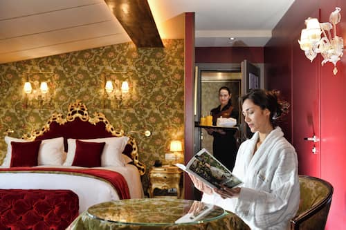 Executive Suite, 1 King Bed, Terrace | Premium bedding, down comforters, minibar, in-room safe