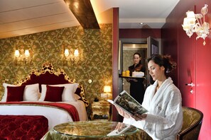 Premium bedding, down duvets, minibar, in-room safe - Papadopoli Hotel Venezia - MGallery Collection (Venice)