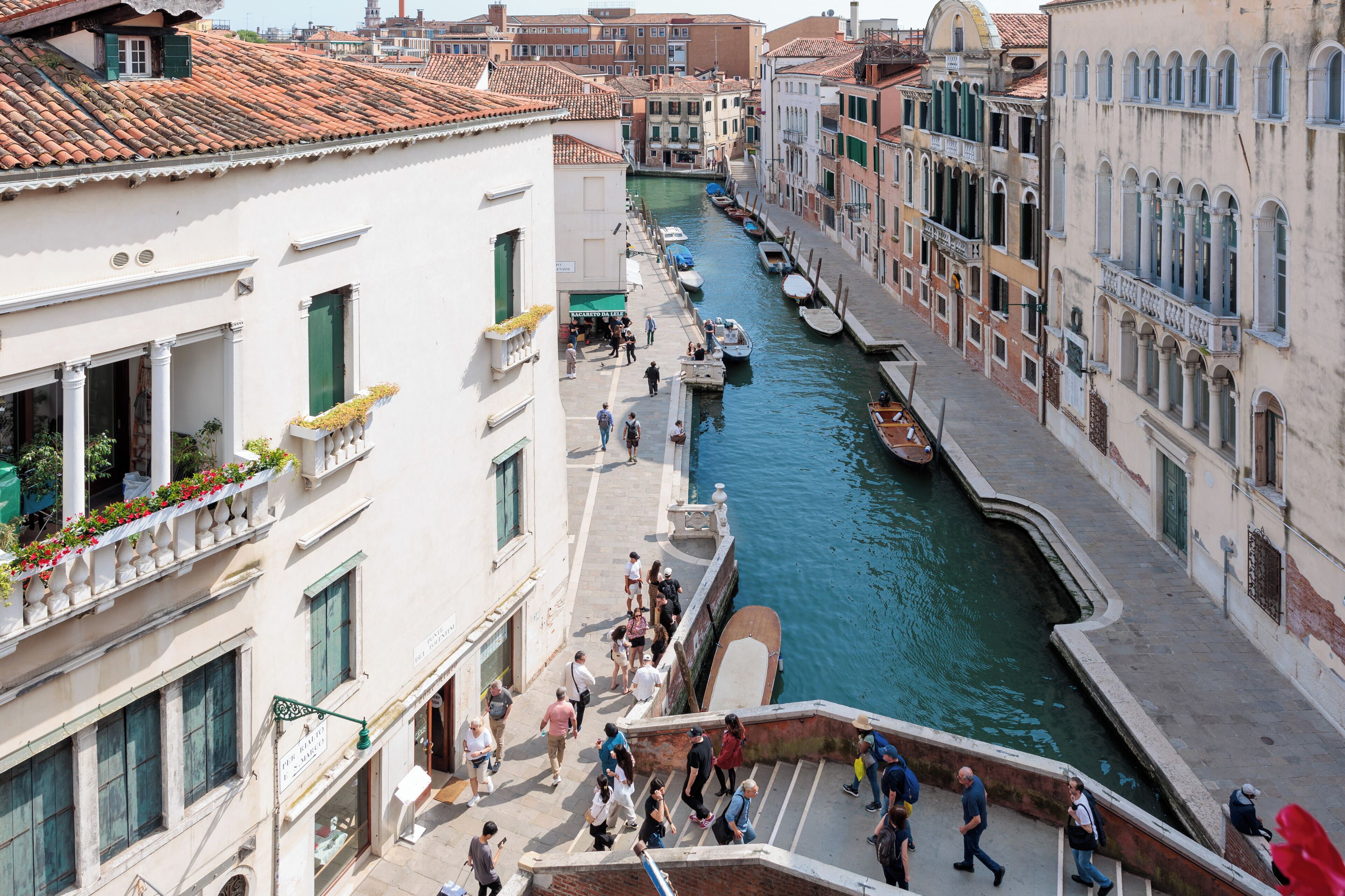 deluxe suite, 1 king bed (canal view) | view from room