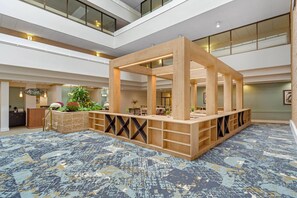 Lobby - Radisson Hotel Philadelphia Northeast (Feasterville-Trevose)