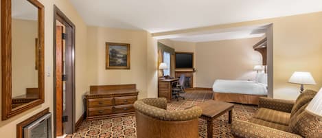 Premium bedding, in-room safe, desk, laptop workspace
