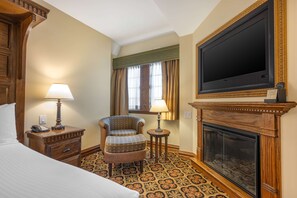 Premium bedding, in-room safe, desk, laptop workspace