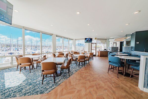 Breakfast, lunch, dinner served; American cuisine, pool views 