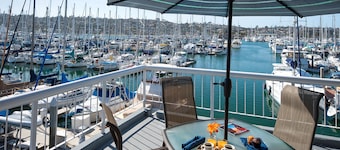 Bay Club Hotel & Marina