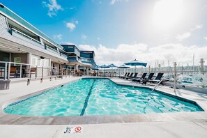 Outdoor pool, open 7:00 AM to 10:00 PM, pool umbrellas, sun loungers - Bay Club Hotel & Marina (San Diego)