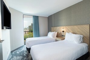 ตู้นิรภัยในห้องพัก, โต๊ะทำงาน, พื้นที่ทำงานแบบใช้แล็ปท็อป, ผ้าม่านกันแสง