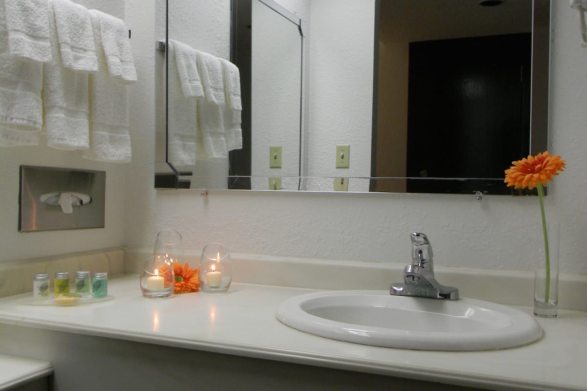 Bathroom sink