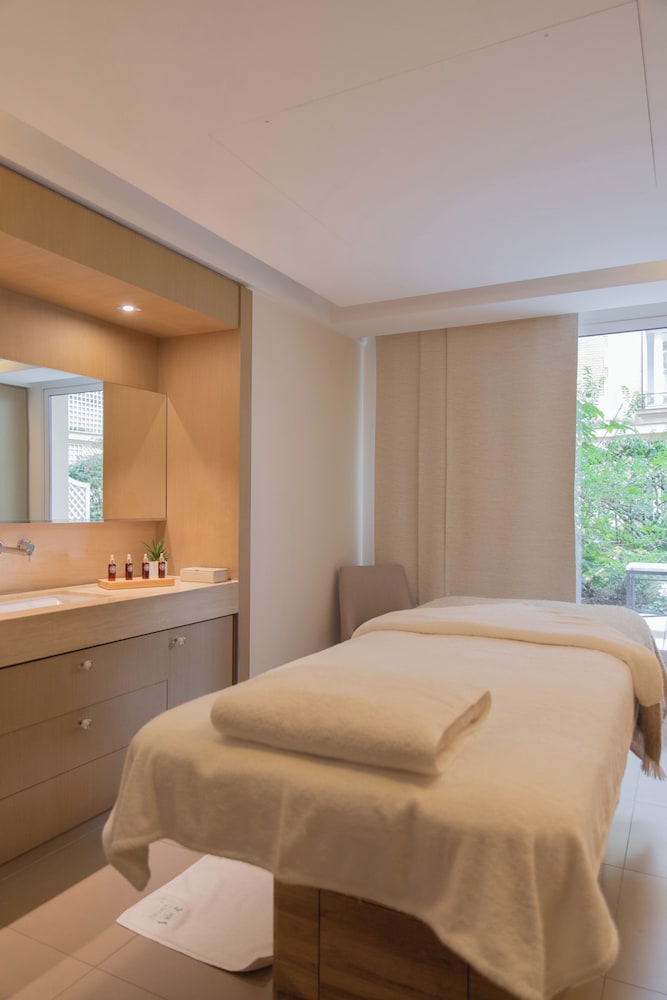 Le Bristol Paris by null Le Bristol Paris by null