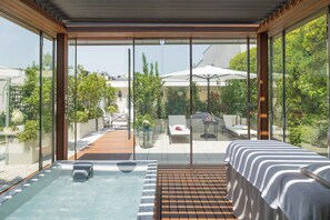 Private spa tub - Le Bristol Paris - Oetker Hotels (Paris)