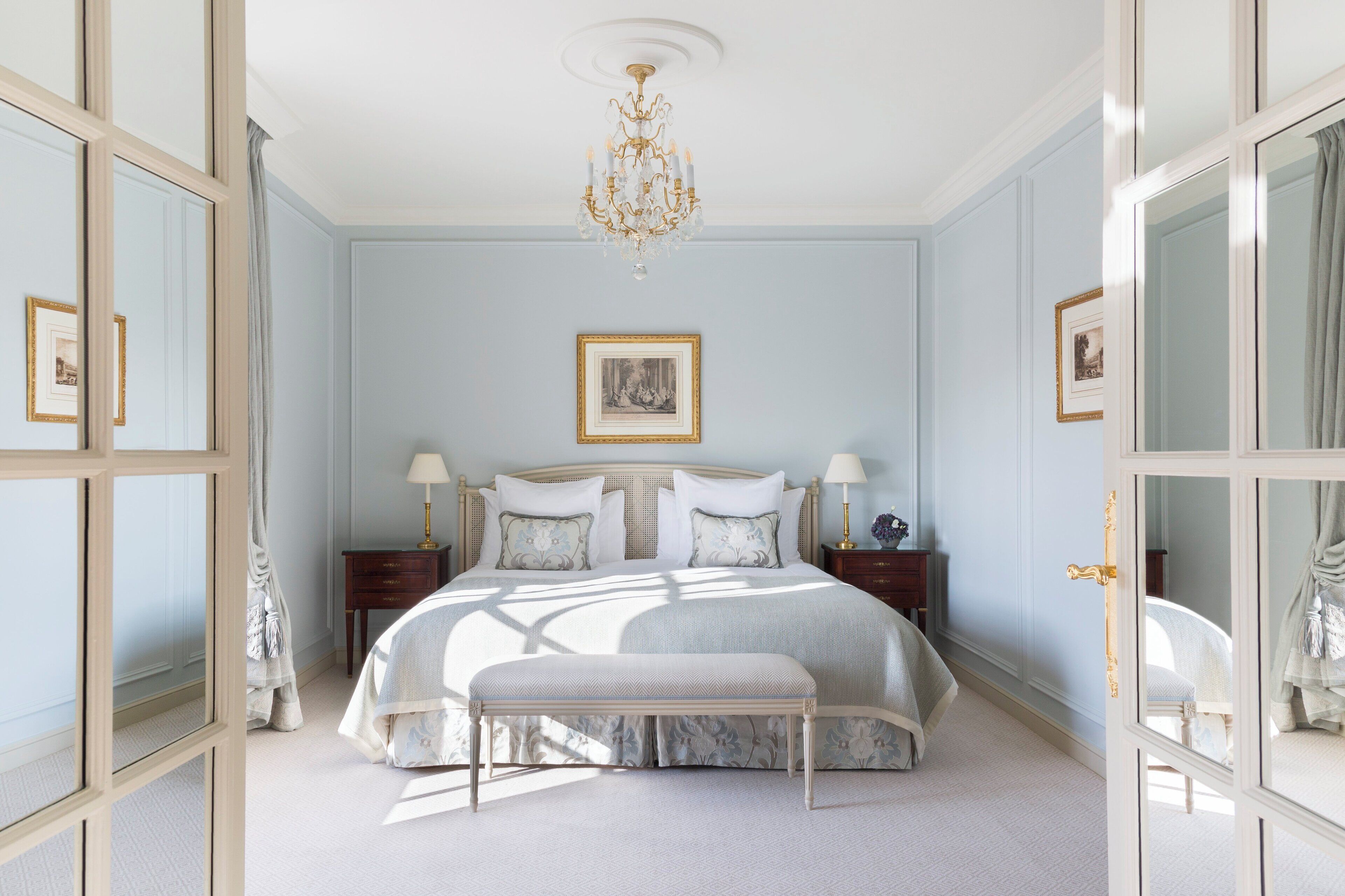 Deluxe Suite with Balcony | Egyptian cotton sheets, premium bedding, down comforters