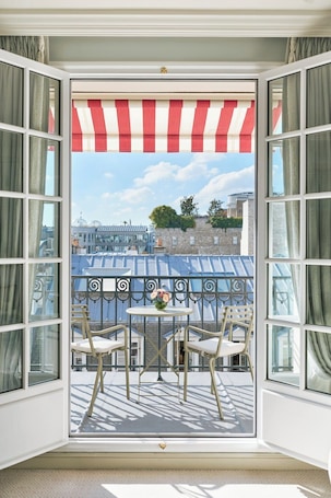 Balcony. Le Bristol Paris - Oetker Hotels