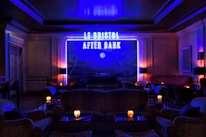 2 Bars/Lounges, Cocktailbar
