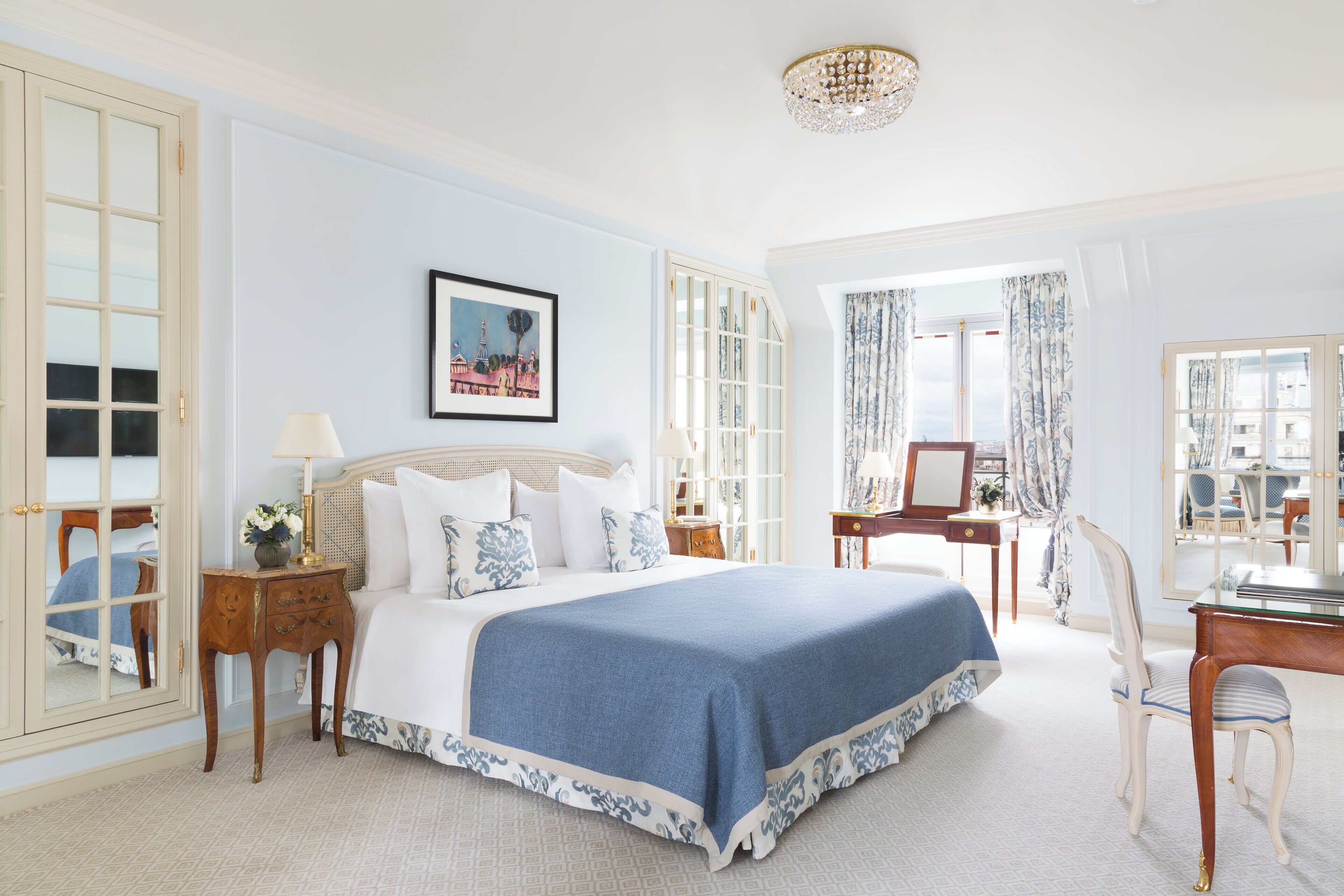 Junior Suite with Balcony | Egyptian cotton sheets, premium bedding, down comforters