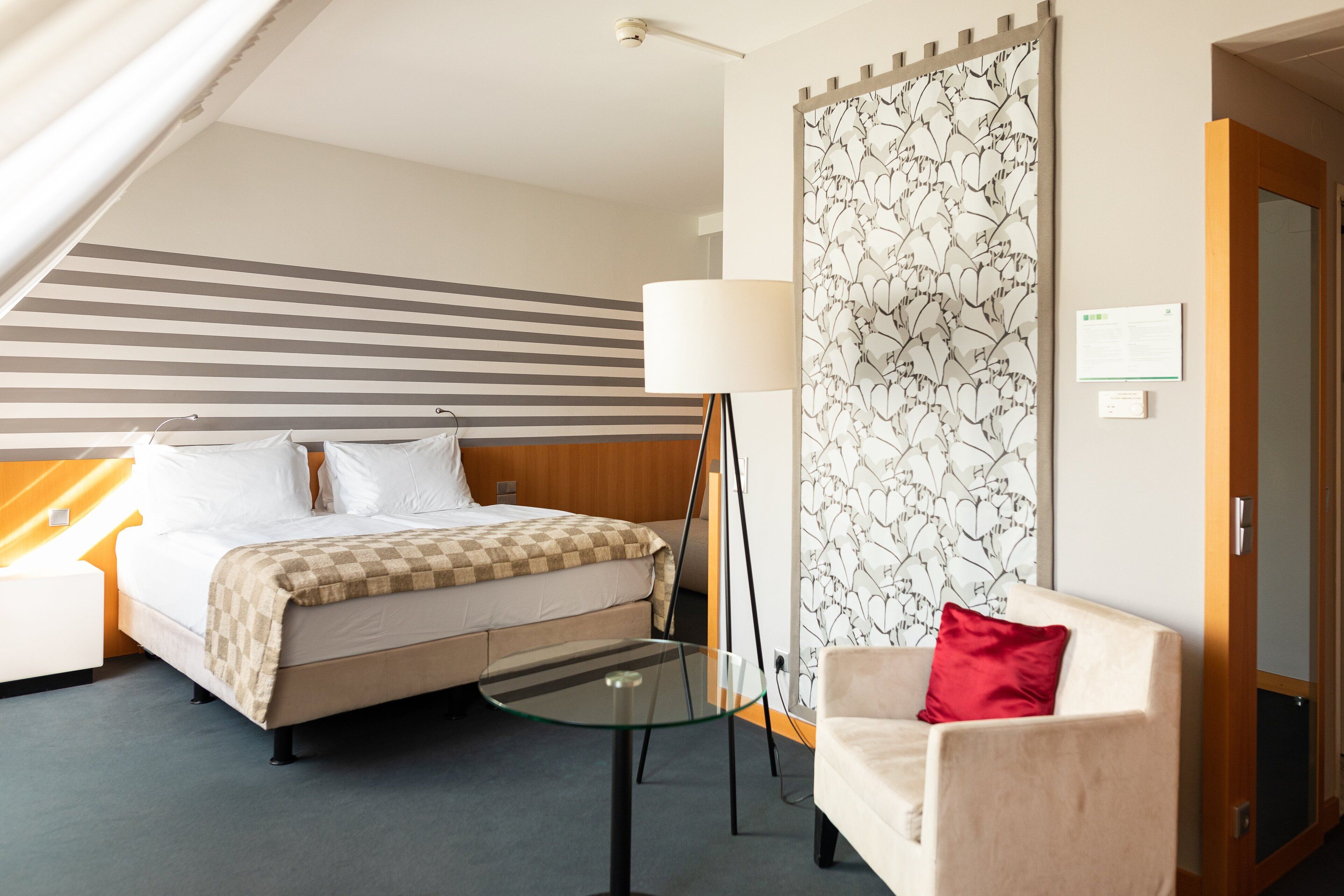 Premium Room, 1 King Bed with Sofa bed (Top Floor) | Hypo-allergenic bedding, minibar, in-room safe, desk