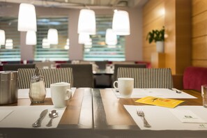 Desayuno buffet todos los días (con cargo) 