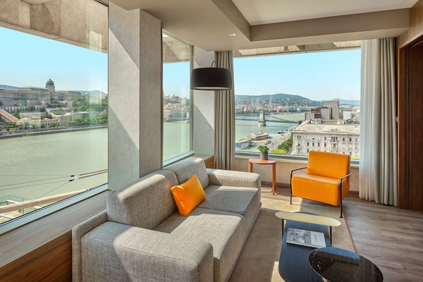 Suite estudio Club, 1 cama doble | Ropa de cama de alta calidad, colchones con acolchado adicional, minibar