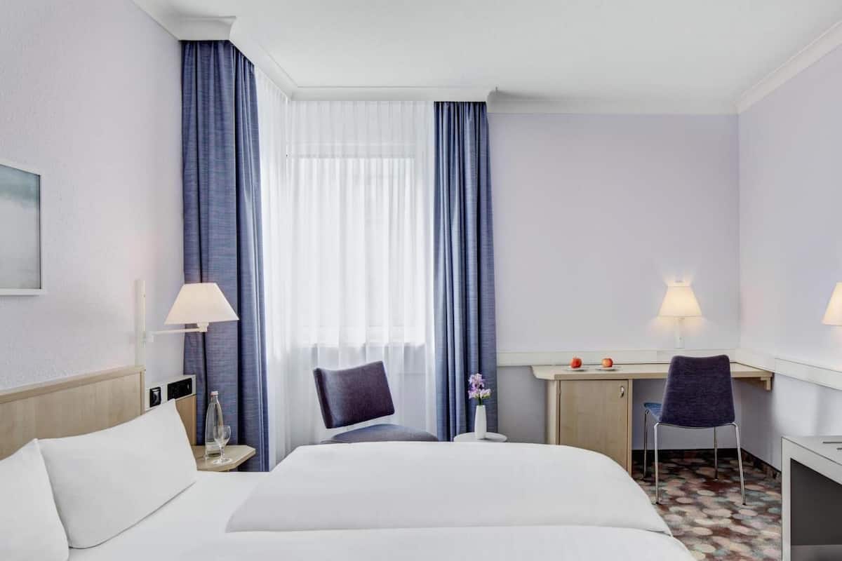 1 bedroom, hypo-allergenic bedding, in-room safe, desk
