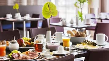 Daily buffet breakfast (EUR 19 per person)