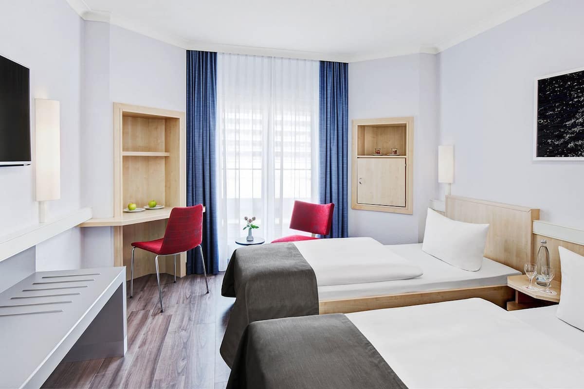 1 bedroom, hypo-allergenic bedding, in-room safe, desk