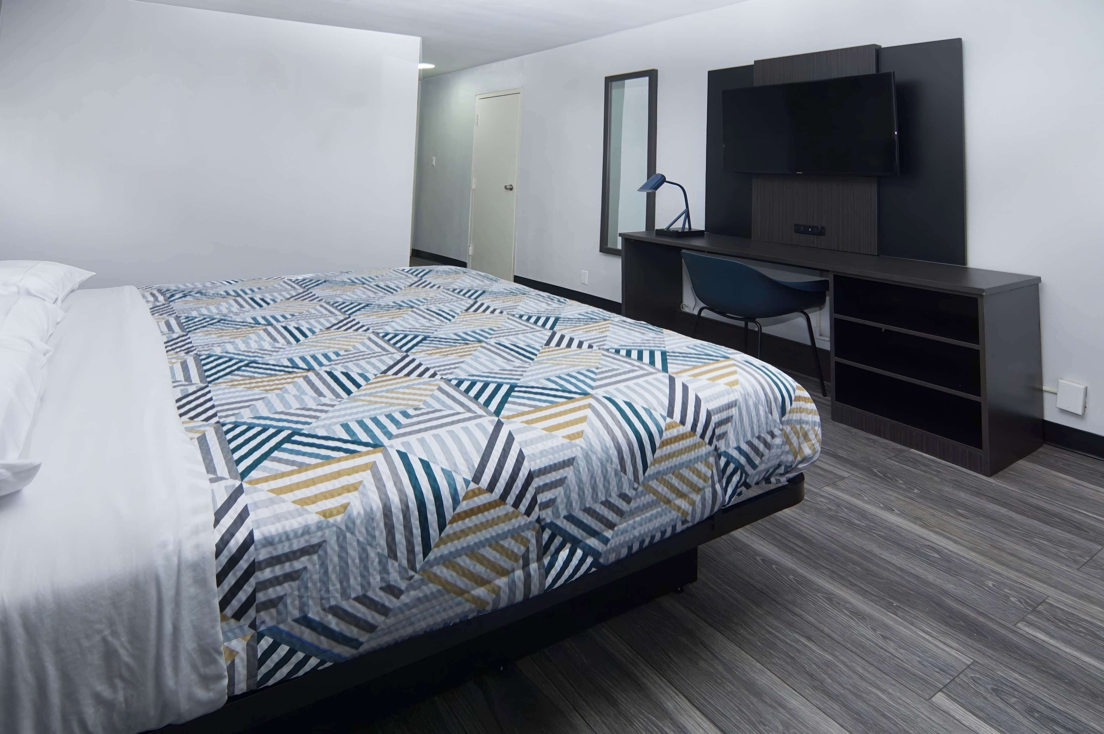 Desk, free WiFi, bed sheets