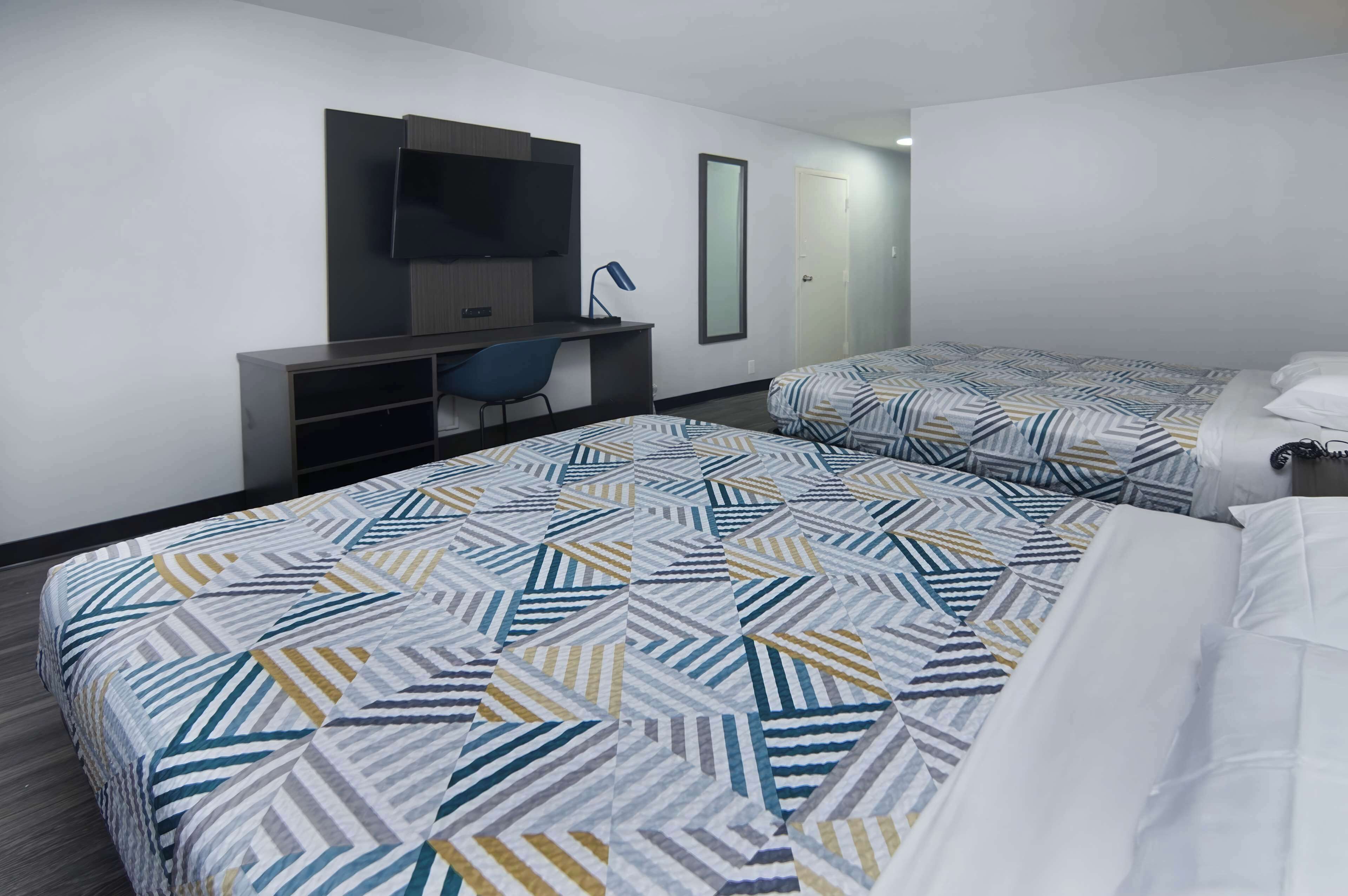 Desk, free WiFi, bed sheets