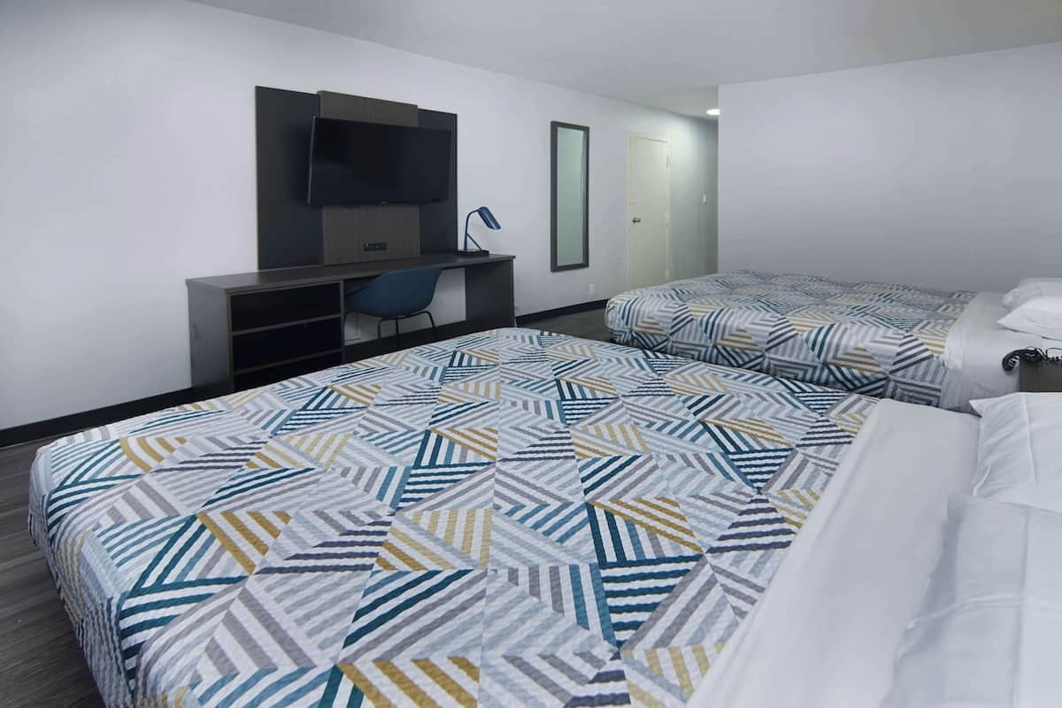 Skrivebord, wi-fi (inkludert) og sengetøy