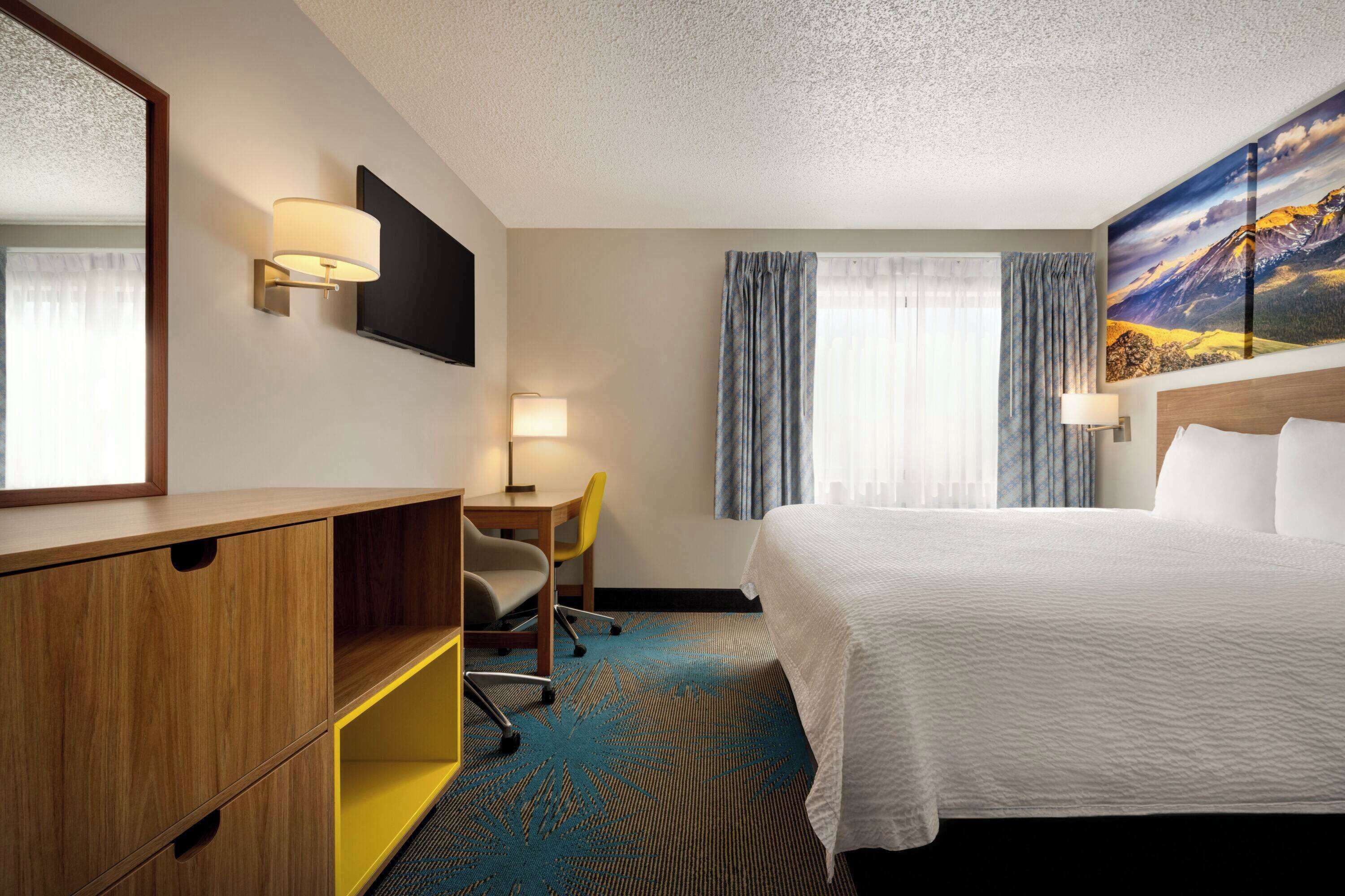 studio suite, multiple beds, non smoking | in-room safe, desk, wifi, bed sheets