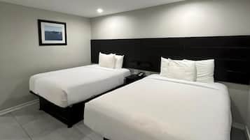 Premium bedding, desk, iron/ironing board, free WiFi