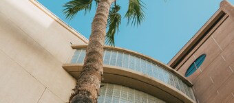 Courtyard by Marriott Los Angeles LAX/Century Boulevard