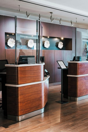 Reception. Courtyard by Marriott Los Angeles LAX/Century Boulevard