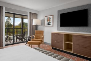 1 bedroom, premium bedding, in-room safe, desk