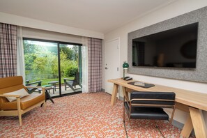 룸, 킹사이즈침대 1개 및 소파베드, 강 전망 | 고급 침구, 객실 내 금고, 책상, 노트북 작업 공간