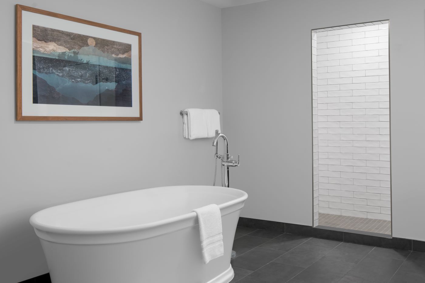 Suite (Casanova) | Baño | Amenidades de baño de diseñador, secadora de cabello, toallas, jabón 