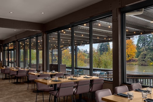 Valley River Inn