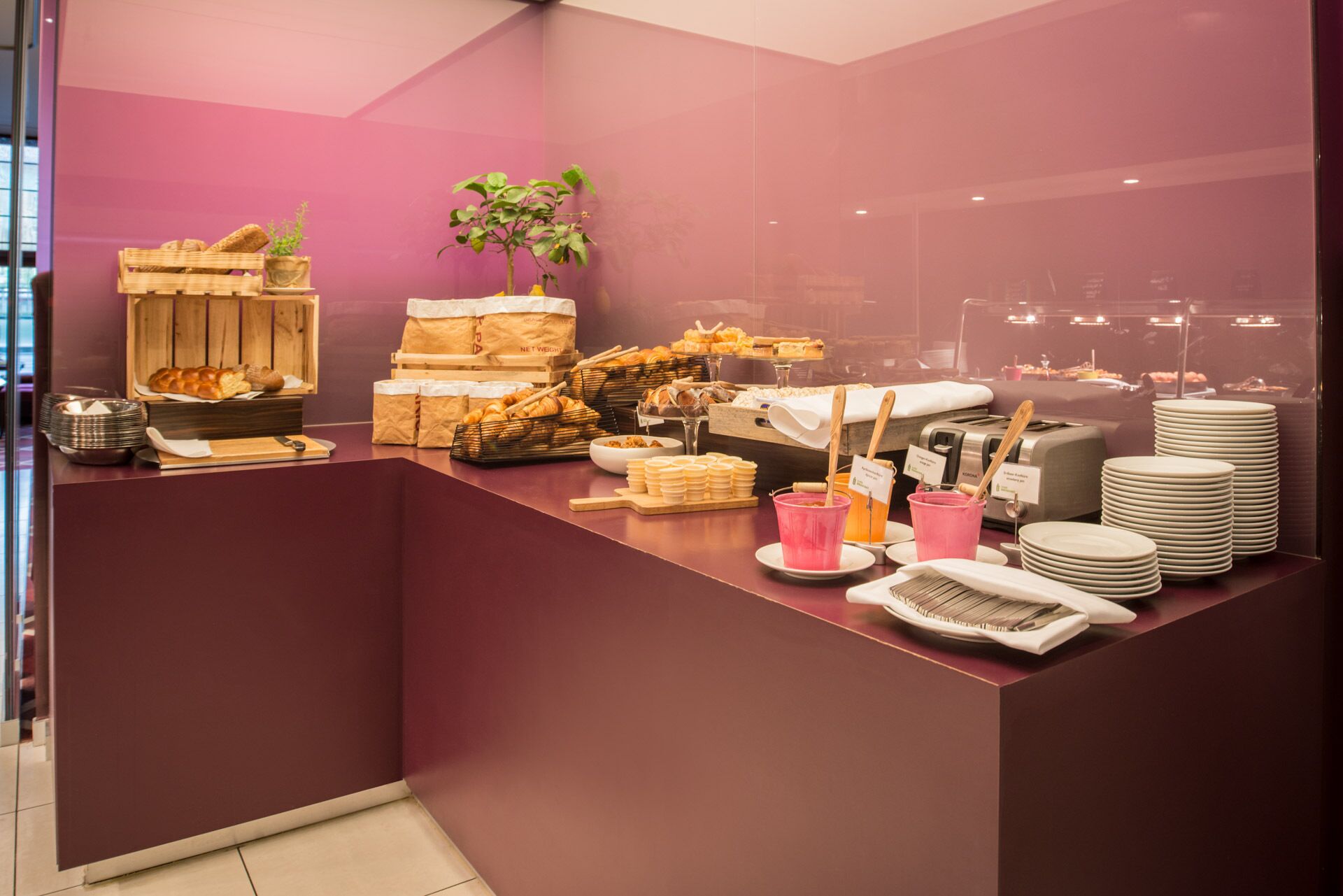 breakfast, lunch and dinner served