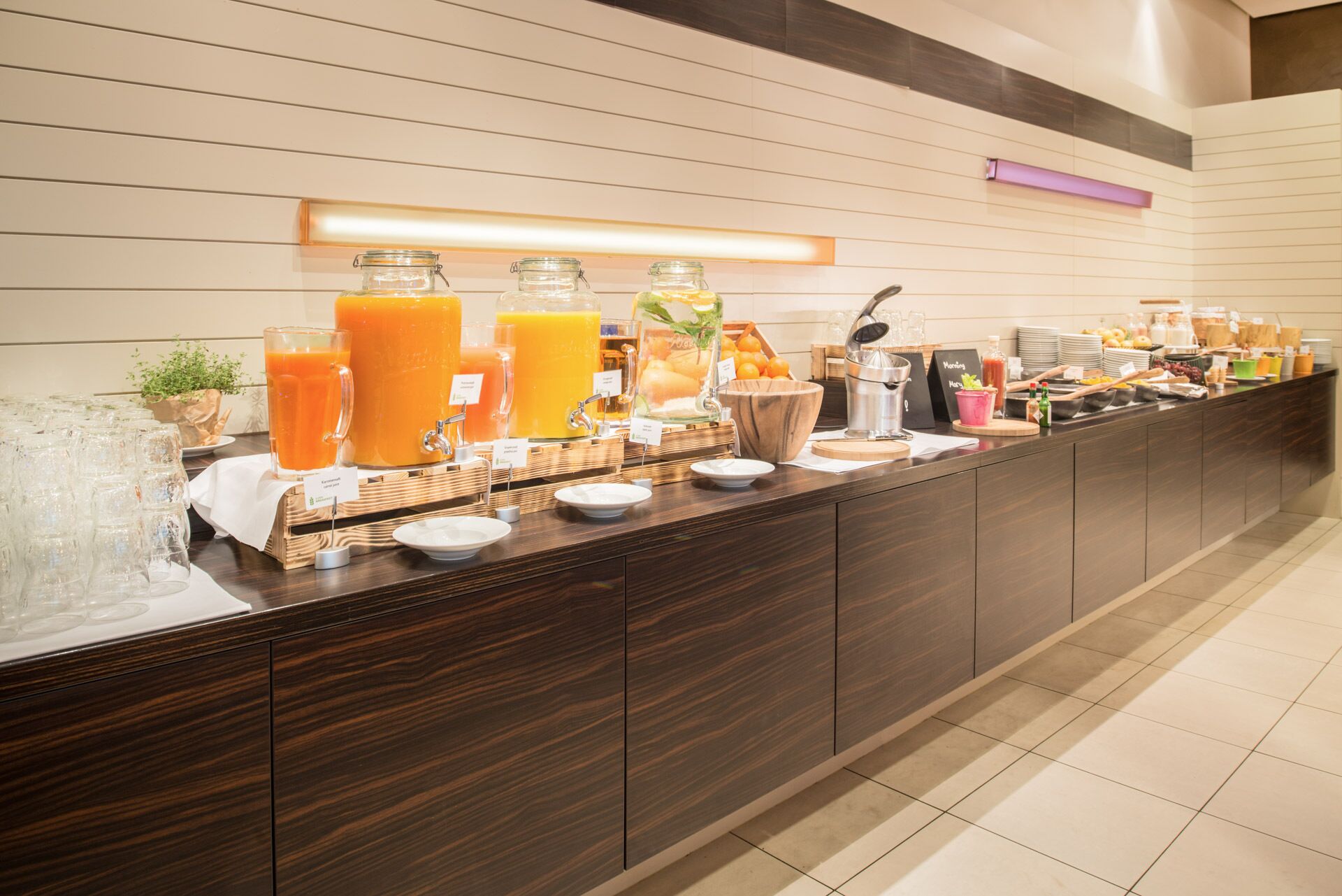 breakfast, lunch and dinner served