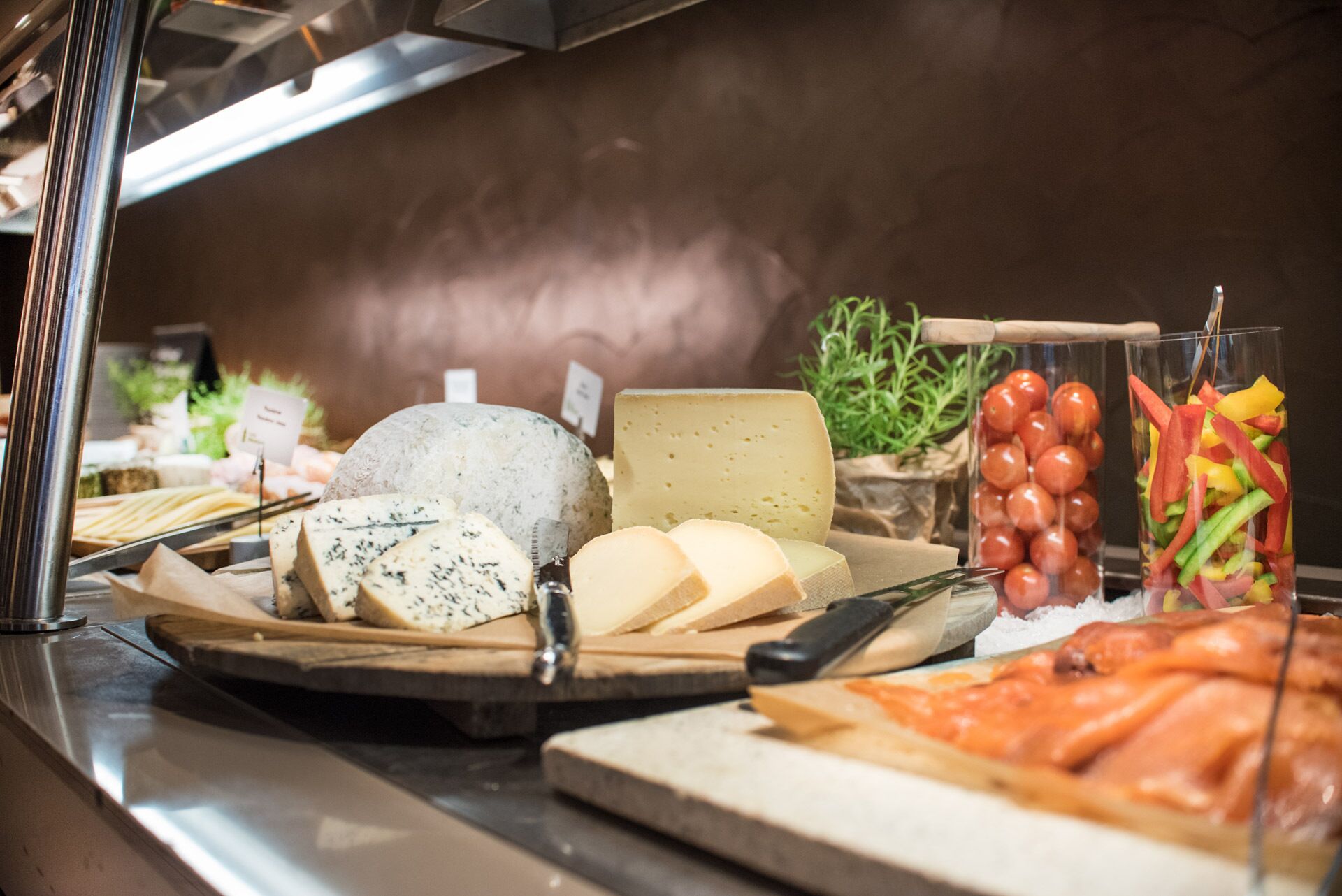 breakfast, lunch and dinner served