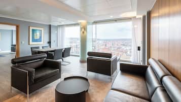 Ropa de cama de alta calidad, caja fuerte, escritorio