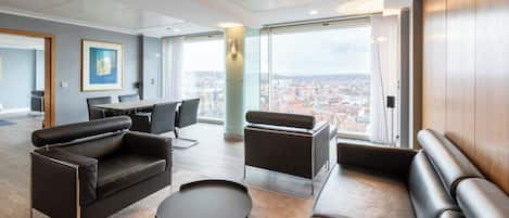 Sengetøy av topp kvalitet, safe på rommet og skrivebord