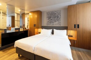 Premium bedding, in-room safe, desk, laptop workspace