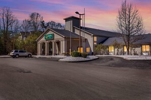 Exterior - Quality Inn Austintown - Youngstown West (Austintown)