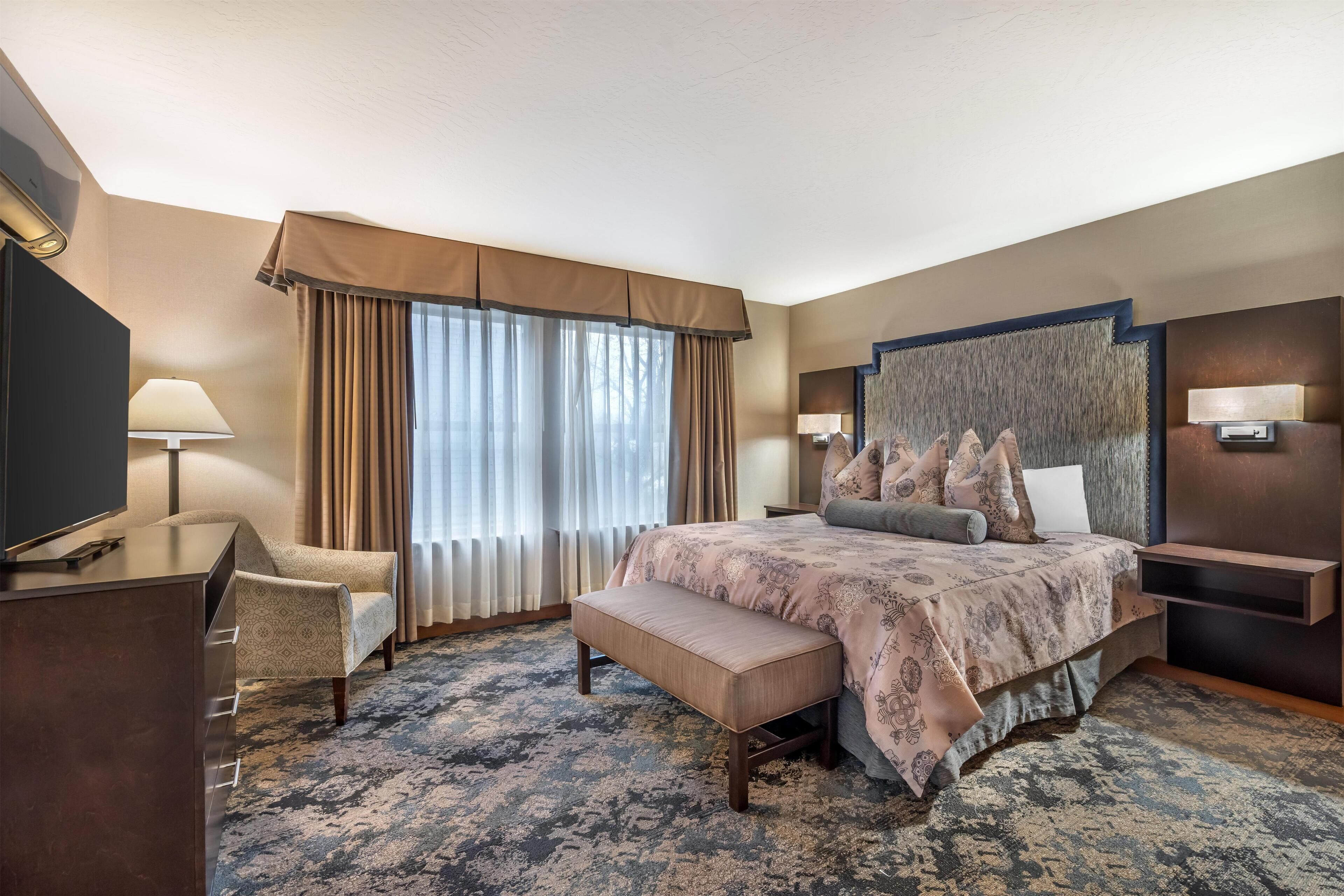 Suite, 1 King Bed, Non Smoking, Kitchen | Desk, laptop workspace, blackout drapes, iron/ironing board