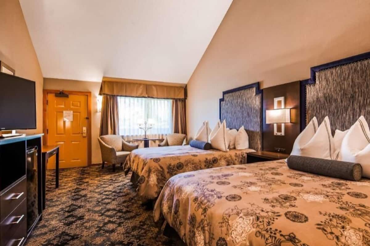 Schreibtisch, laptopgeeigneter Arbeitsplatz, Verdunkelungsvorhänge