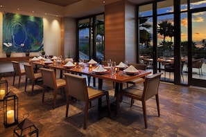 4 restaurants, breakfast, lunch, dinner served; Fusion cuisine