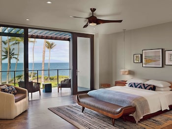Premium bedding, down comforters, free minibar items, in-room safe at Andaz Maui at Wailea Resort - a concept by Hyatt