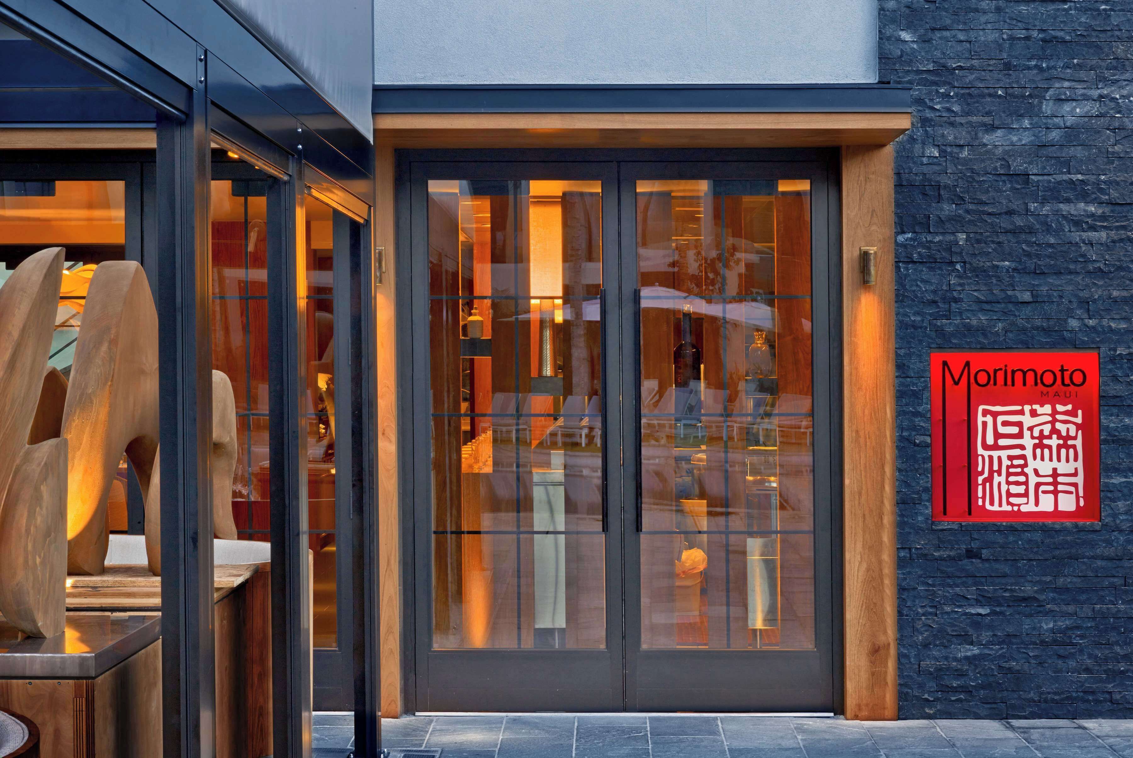 4 restaurants, breakfast, lunch, dinner served; fusion cuisine