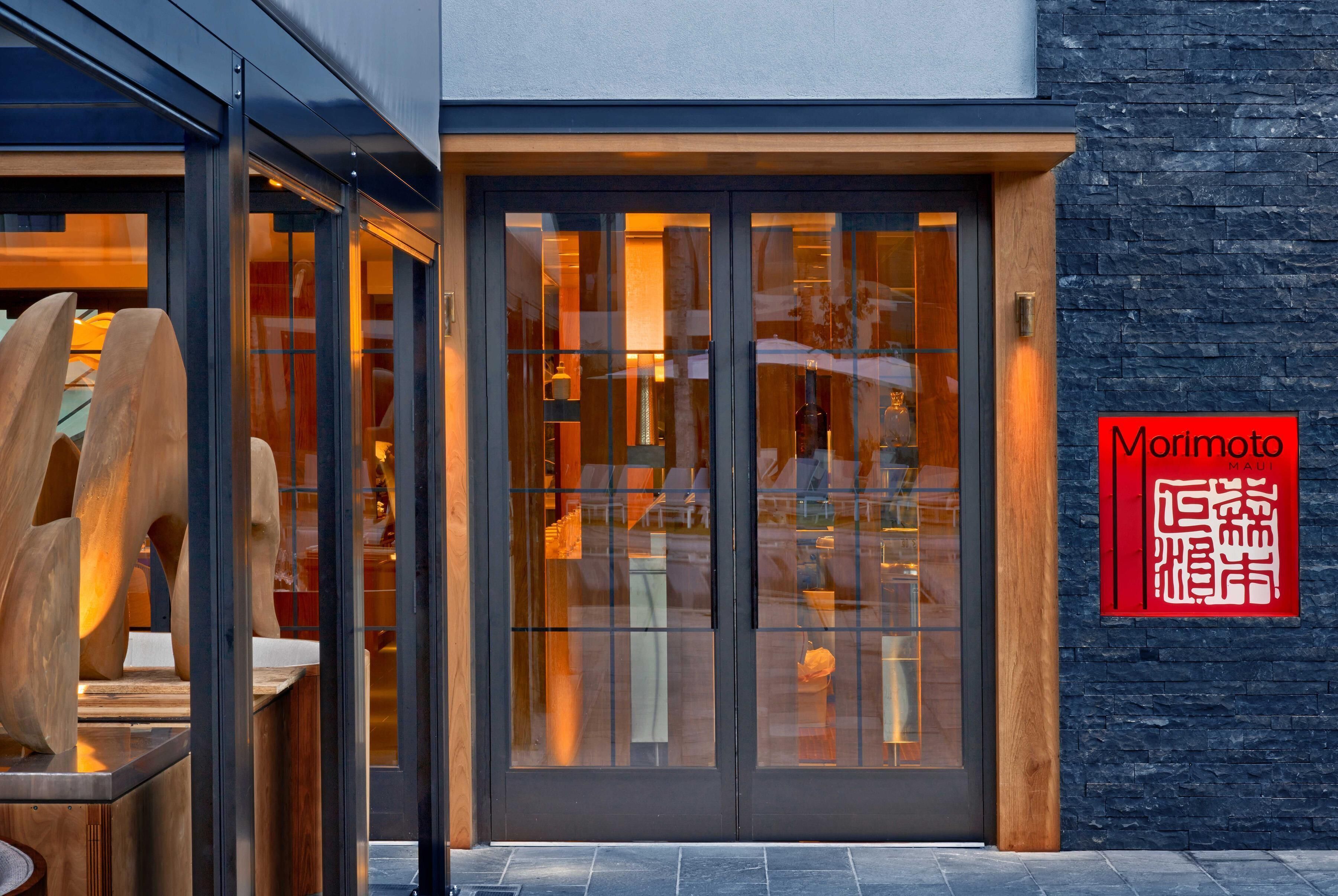 4 restaurants; breakfast, lunch, and dinner served